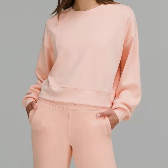 Lululemon Perfectly Oversized Cropped Crew Softstreme Peach Satin Size 4 - Picture 1 of 9
